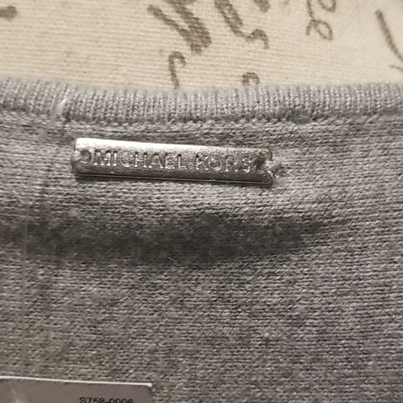 NWT Woman's Michael Kors top....size small.. - Picture 5 of 6